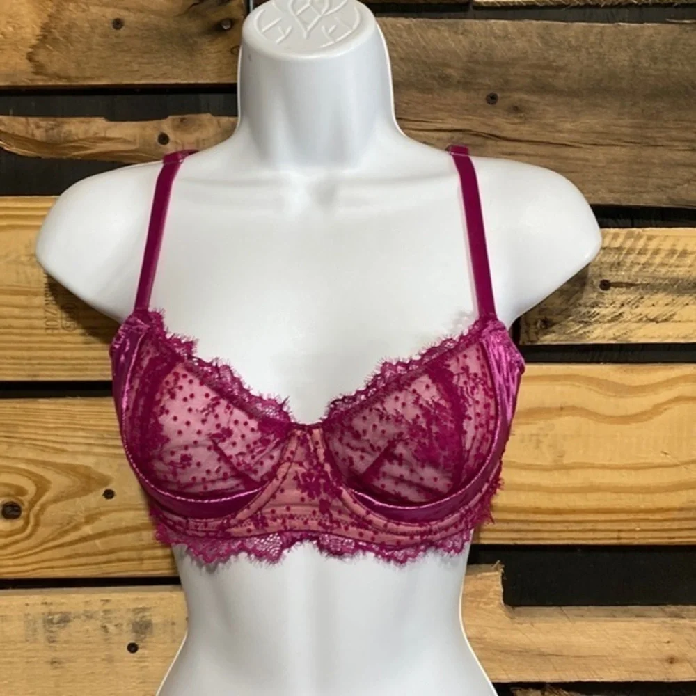 Victoria’s Secret Dream Angels Push Up Unlined Bra Size 32E (DD)‎